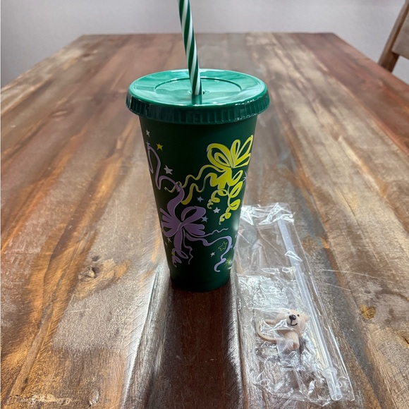 Starbucks Holiday Reusable Cup + Straw & Bear Topper Set New - Picture 2 of 4